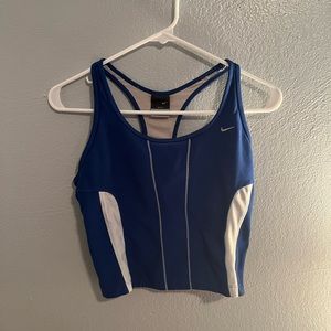 2000’s nike cropped tanktop